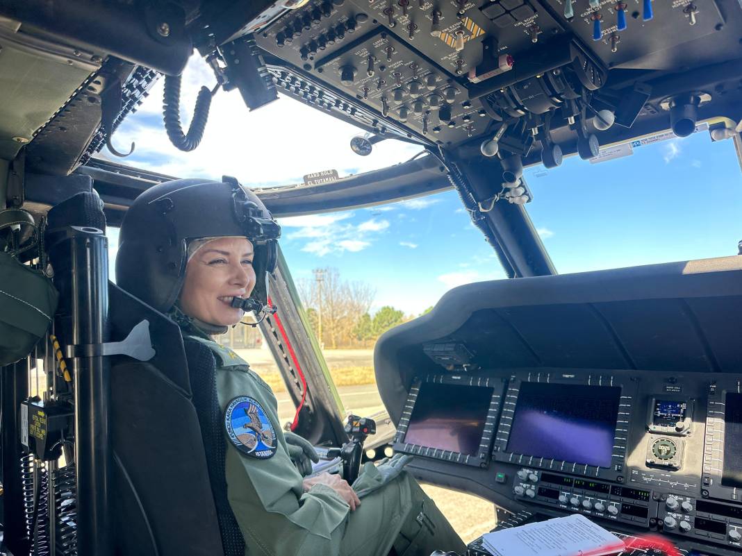 Kadın pilotlar zorlu koşullarda görev başında 4